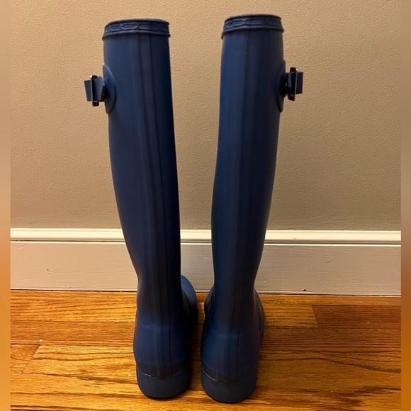 Blue Hunter boots. - Picture 5 of 7